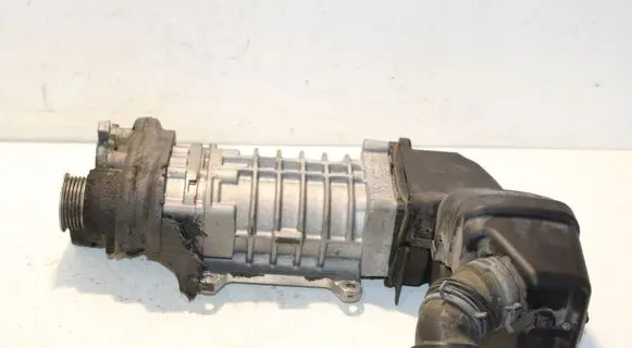 Volkswagen PASSAT B6 Supercharger 03C145501E