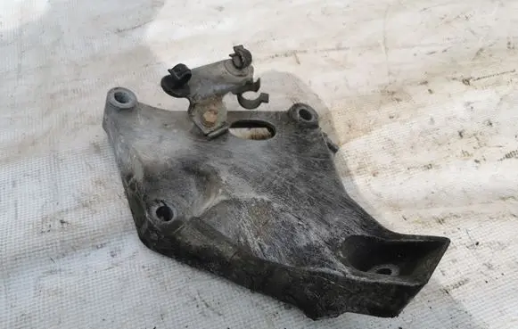 BMW 3 E90 E91 Engine mounting bracket 6775041 22116775041