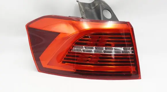 Volkswagen PASSAT B8 Rear/tail lights 3G9945207J