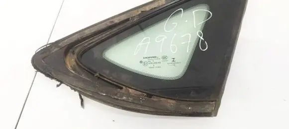 Chrysler 200 Rear side window AS2
