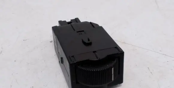 Mitsubishi Carisma Headlight level height control switch MR114337 LK04001000