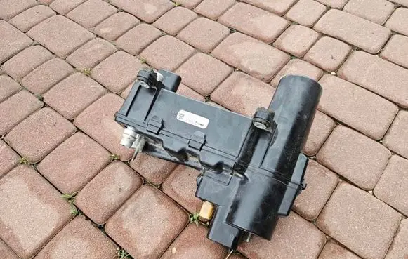 Opel Corsa F Air conditioning (A/C) air dryer 9830070780
