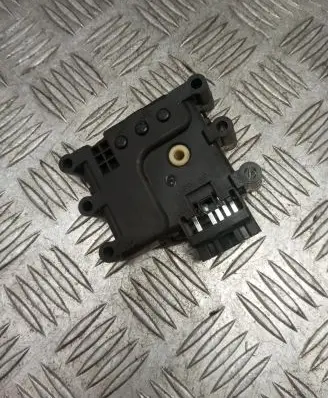 Mazda 3 I Air flap motor/actuator 5627F