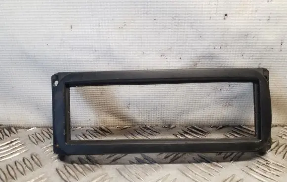 Radio/GPS head unit trim
