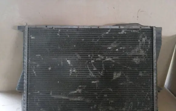 BMW 5 E39 Coolant radiator 143606103 25794