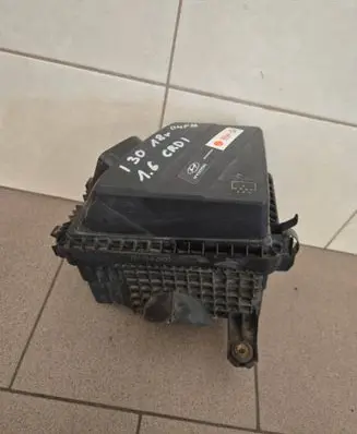 Hyundai i30 Air filter box 28110F2900
