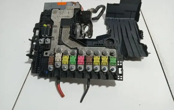 Citroen C4 II Fuse module 9665878280 0022661F01