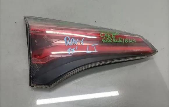 Toyota RAV 4 (XA40) Tailgate rear/tail lights 81590-42031