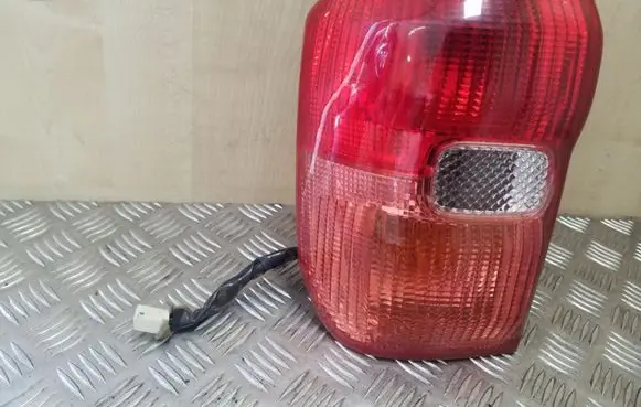 Toyota RAV 4 (XA20) Rear/tail lights