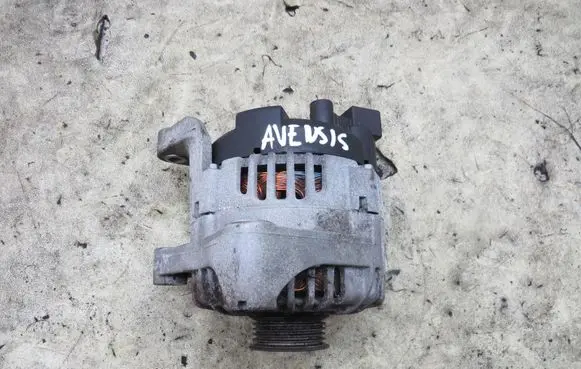 Toyota Avensis T270 Generator/alternator A619890A