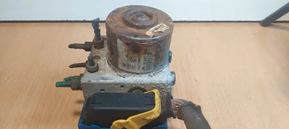 Renault Laguna II ABS Pump 8200345939 P5CT2AAY6 10020700504