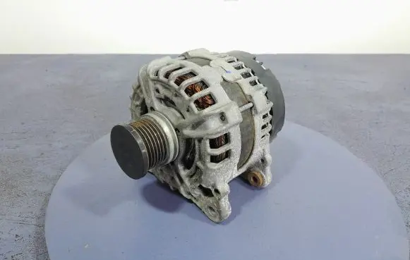 Audi A4 S4 B8 8K Generator/alternator 03L903517F