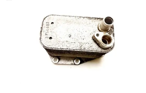 Volvo XC90 Engine oil radiator 6G9N6A642AB
