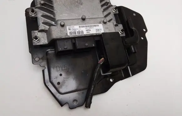 Ford Fiesta Engine control unit/module AV2112A650CA V2CA