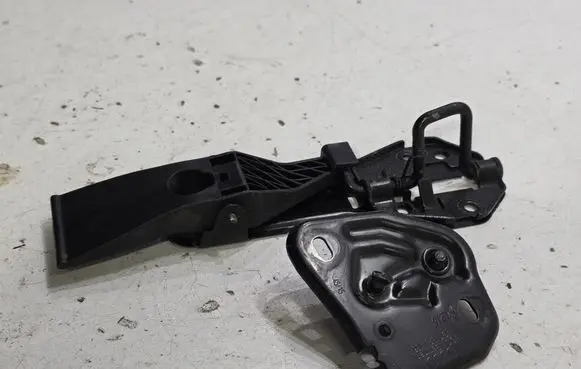 Audi A6 S6 C7 4G Engine bonnet/hood lock/latch loop/hook 4G0823480 4G0823186