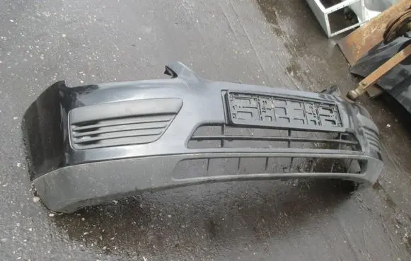 Ford Focus Front bumper 4M5117757A D1K4B