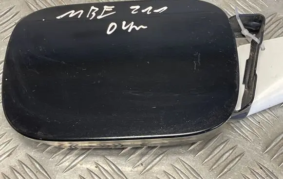 Mercedes-Benz E W211 Fuel tank cap A0005843117
