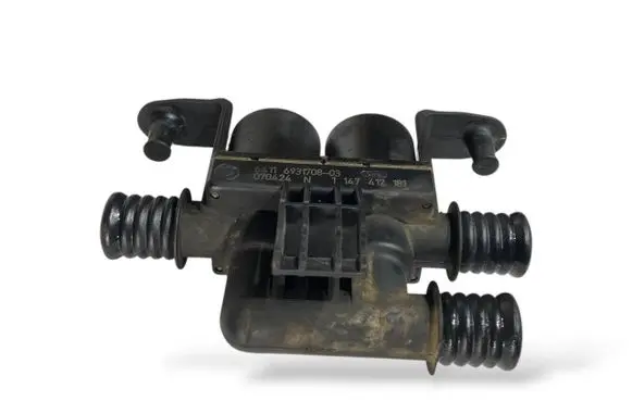 BMW 5 E60 E61 Coolant heater control valve 6931708 64116931708