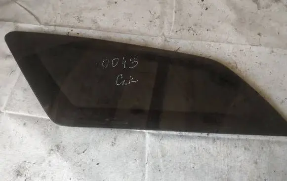 Dodge Magnum Rear side window as3