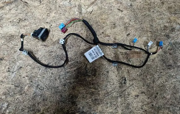 Mercedes-Benz C W204 Tailgate opening switch A2129059200 A2044400738 10075079