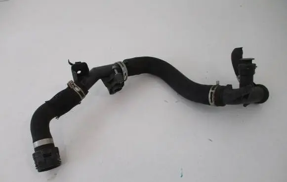 Peugeot 5008 II Engine coolant pipe/hose 9804208380