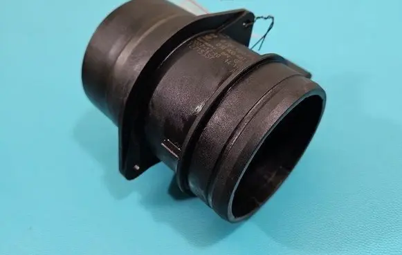 Volkswagen Tiguan Mass air flow meter 0281002735 IMPRK1482353
