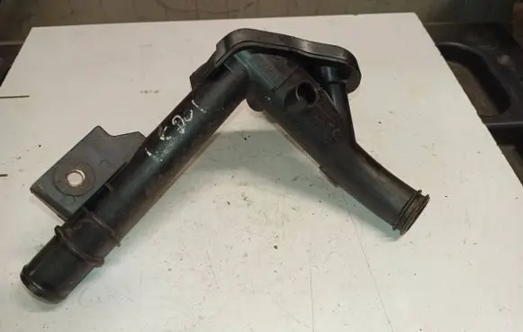 Renault Kangoo II Engine coolant pipe/hose 8200552604