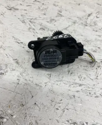 Citroen C4 Cactus Air flap motor/actuator Z5509001