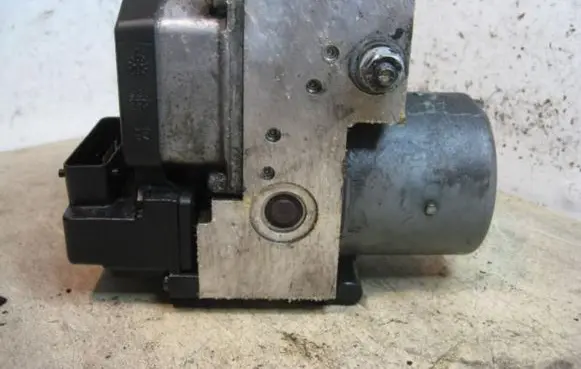 Skoda Octavia Mk1 (1U) ABS Pump BOSCH02730045160265220582 19TDI BOSCH0130108101