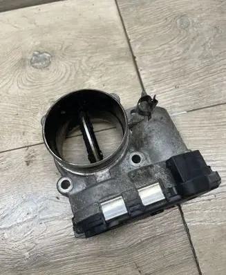 Volvo XC90 Throttle valve 8692720