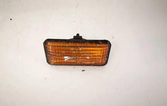 Volkswagen PASSAT B3 Front fender indicator light 357949117