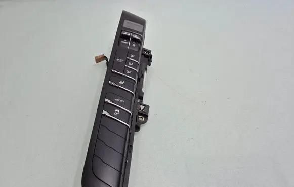 Porsche Macan (95B) Air conditioning (A/C) switch 95B907041L