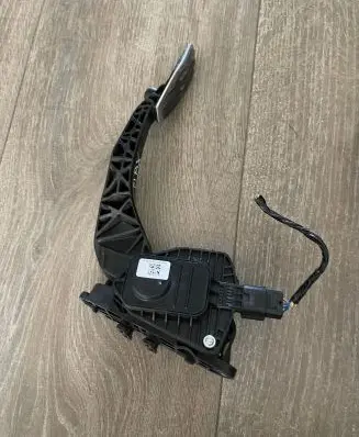 Ford Mondeo MK V Accelerator throttle pedal 9F836
