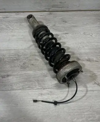 BMW 6 E63 E64 Rear shock absorber with coil spring 2283067 H6811KM 105413