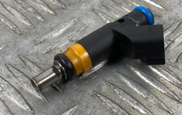 Jeep Grand Cherokee Fuel injector 05037479AC