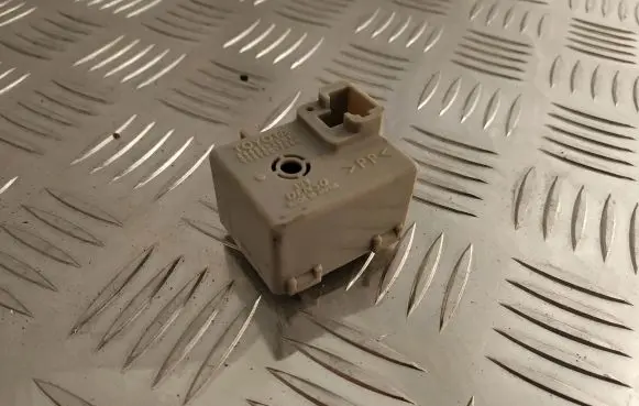 Toyota Prius (XW20) Other devices 8665220010 0689003540