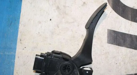 Volvo S60 Accelerator throttle pedal 6G929F836