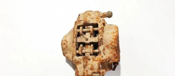 Opel Vectra B Rear brake caliper