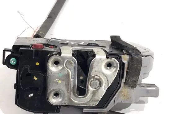 KIA Sportage Rear door lock 