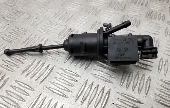 Audi A3 S3 A3 Sportback 8P Clutch master cylinder 1K0721388Q