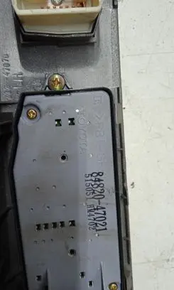 Toyota Prius (XW20) Electric window control switch 8482047021