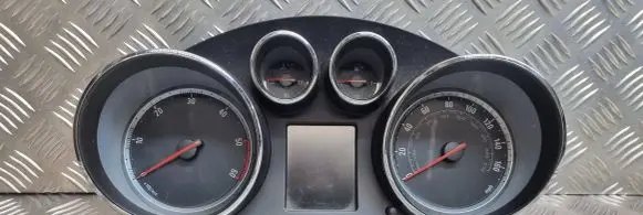 Opel Insignia A Speedometer (instrument cluster) 12844140