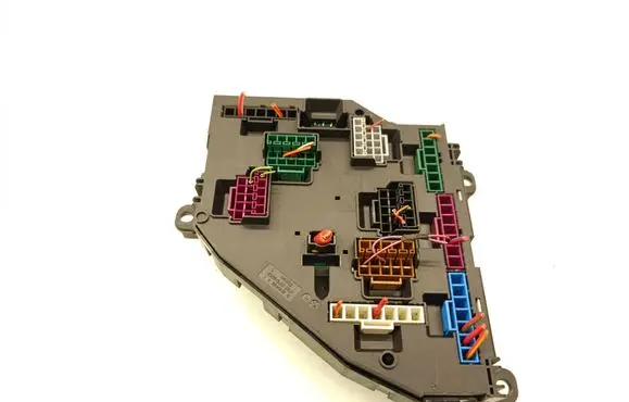 BMW 7 F01 F02 F03 F04 Fuse module 1670498