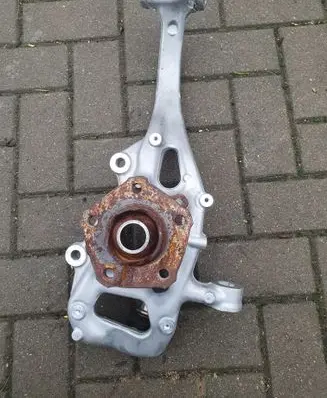 Audi A5 Front wheel hub 8W0407242F 8W0407560
