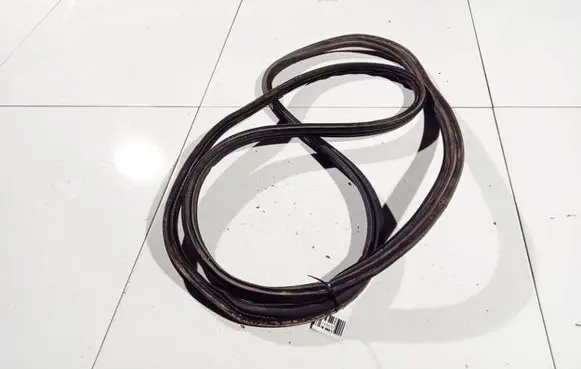 Opel Astra H Rubber seal front coupe door 