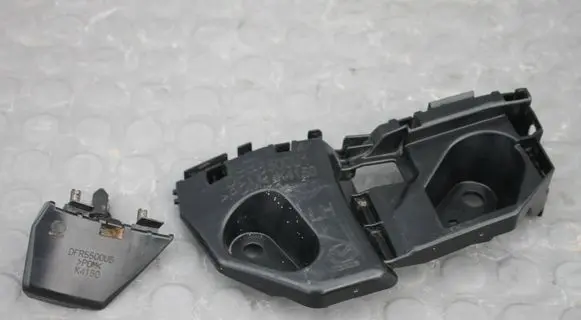 Mazda CX-30 Front bumper mounting bracket SLIZGLEWYDFR5500U1 DFR5500U1 DFR5500U6