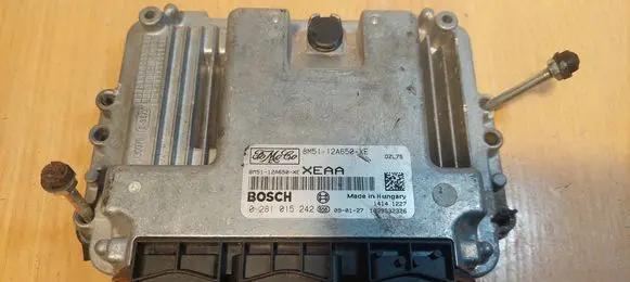 Ford Focus Engine control unit/module ECU 8M51-12A650-XE 0281015242