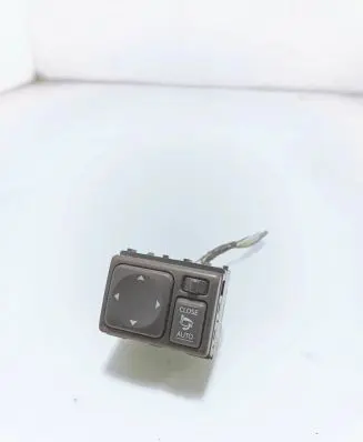 Nissan Juke I F15 Wing mirror switch 6411K1