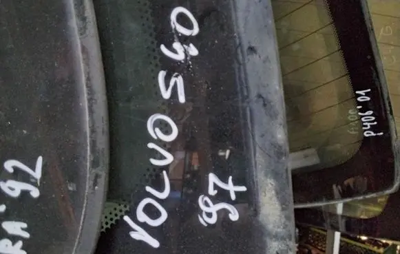 Volvo S40, V40 Rear windscreen/windshield window 