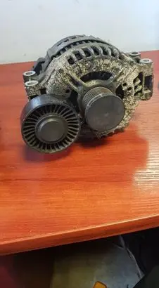 BMW 1 E81 E87 Generator/alternator 7550469
